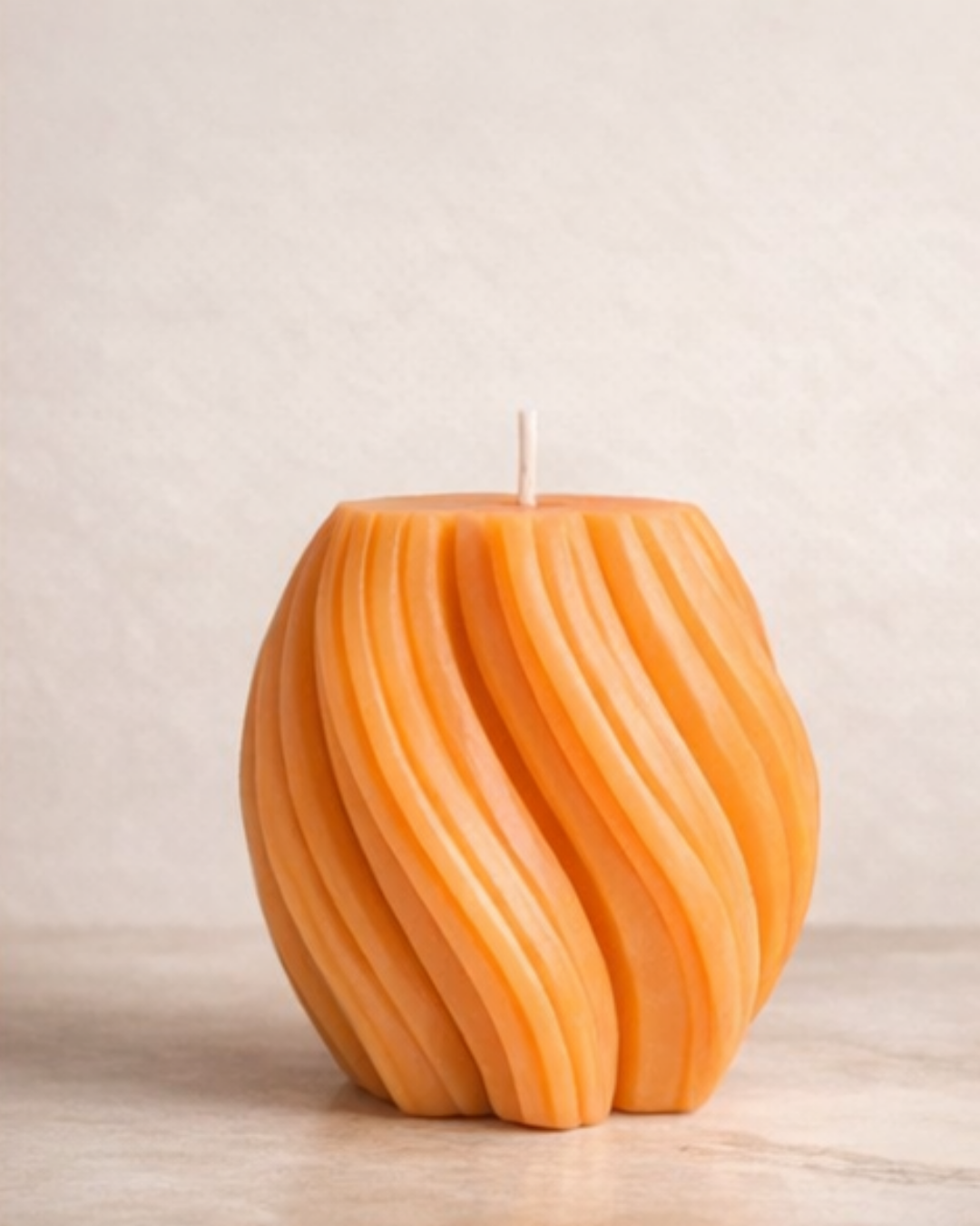 Vela pequeña naranja